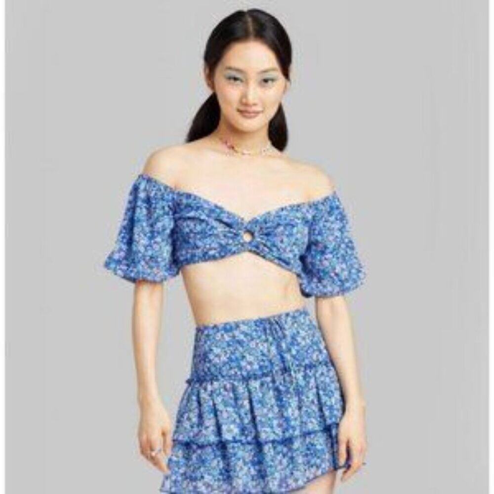 Wild Fable Blue Floral Puff Short Sleeve Sweetheart Neck Crop Top Size L